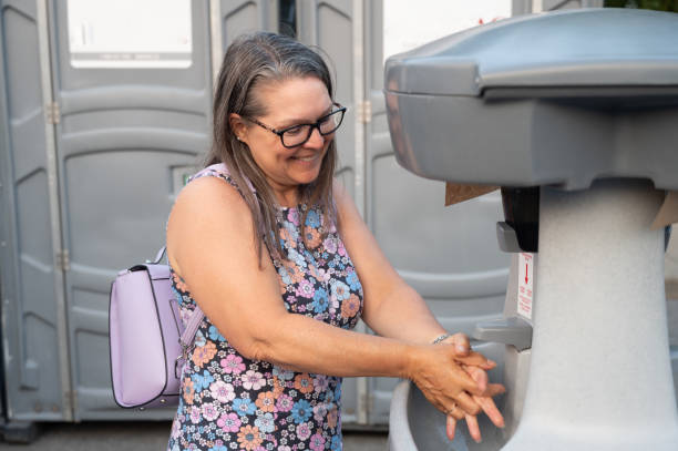 Best Portable bathroom rental  in Golden Glades, FL